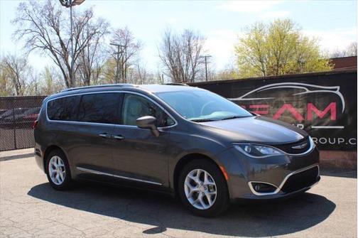 2018 Chrysler Pacifica Touring-L