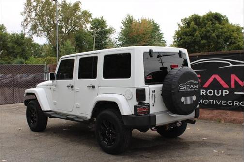 2011 Jeep Wrangler Unlimited Sahara