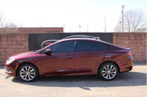 2016 Chrysler 200 S