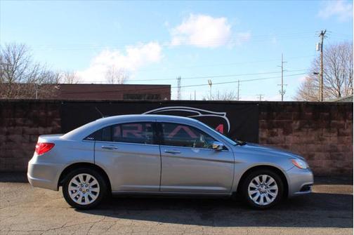 2013 Chrysler 200 LX