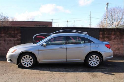 2013 Chrysler 200 LX