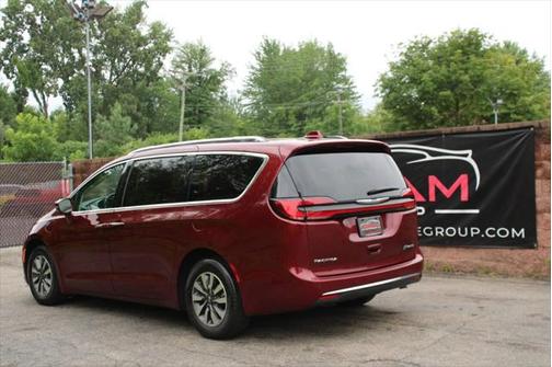 2021 Chrysler Pacifica Hybrid Touring L