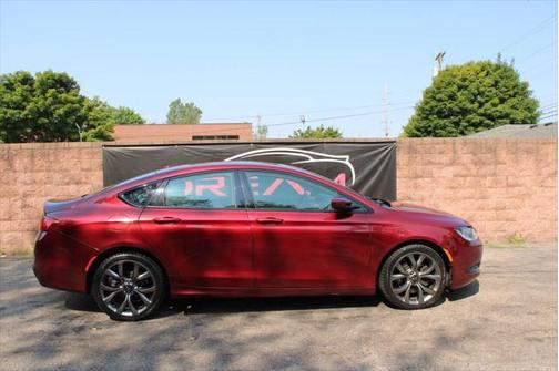2015 Chrysler 200 S