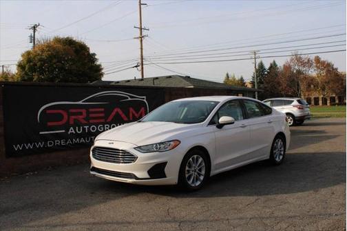 2020 Ford Fusion SE