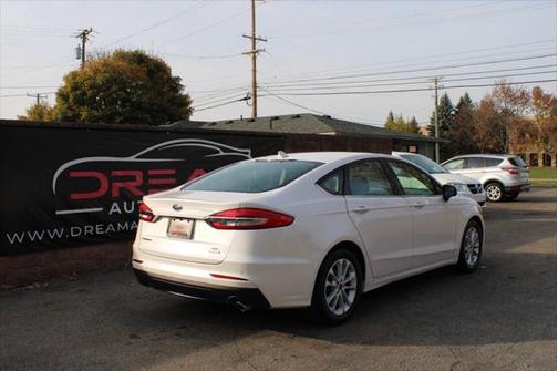 2020 Ford Fusion SE