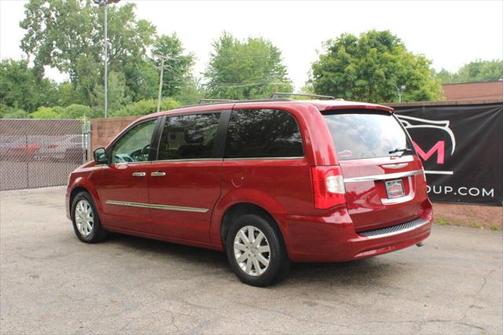 2015 Chrysler Town & Country Touring