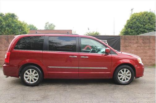 2015 Chrysler Town & Country Touring