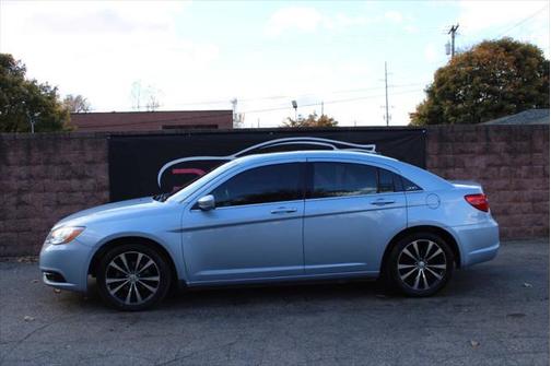2012 Chrysler 200 Touring