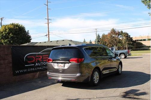 2020 Chrysler Pacifica Touring L