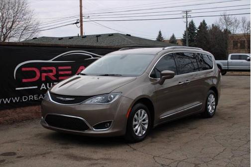 2018 Chrysler Pacifica Touring-L Plus