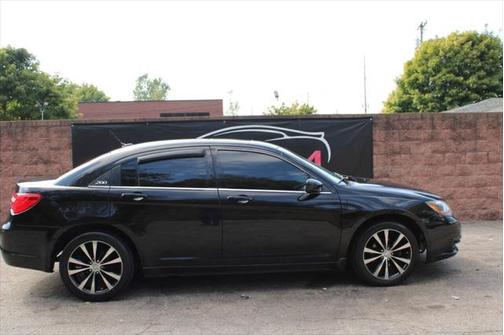 2013 Chrysler 200 Touring