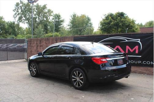 2013 Chrysler 200 Touring