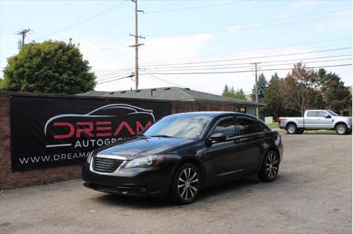2013 Chrysler 200 Touring