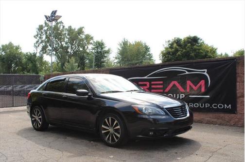 2013 Chrysler 200 Touring