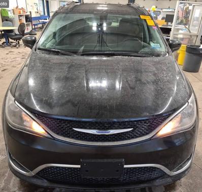 2018 Chrysler Pacifica Touring-L