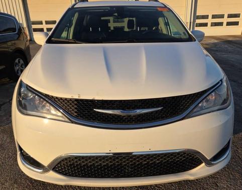 2018 Chrysler Pacifica Touring-L