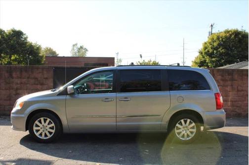 2013 Chrysler Town & Country Touring