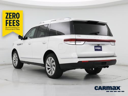 White 2024 Lincoln Navigator Reserve