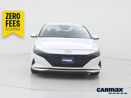 White 2022 Hyundai ELANTRA SEL
