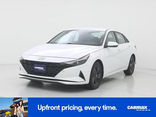White 2022 Hyundai ELANTRA SEL