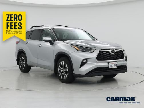 Silver 2022 Toyota Highlander XLE