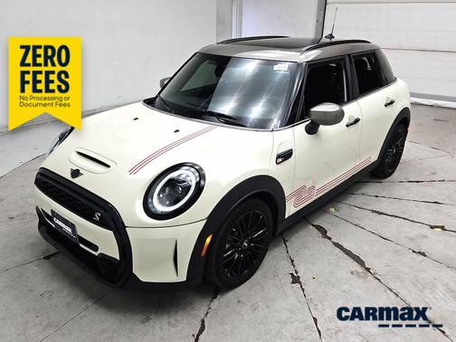 White 2023 MINI Hardtop S