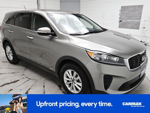 Gray 2019 Kia Sorento LX