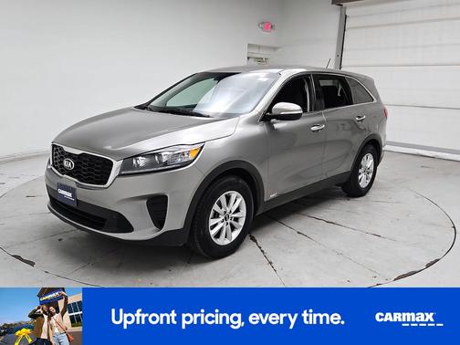 Gray 2019 Kia Sorento LX