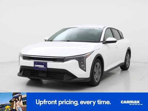 White 2025 Kia K4 LX