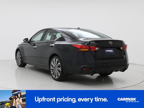 Black 2024 Nissan Altima SL
