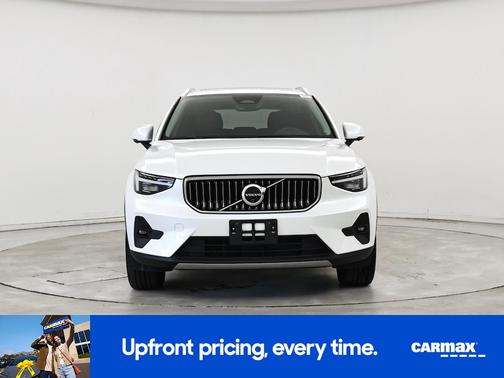 2024 Volvo XC40 B5 Plus Bright Theme