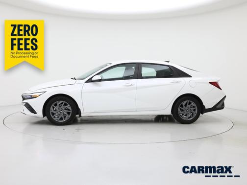 White 2024 Hyundai ELANTRA SEL