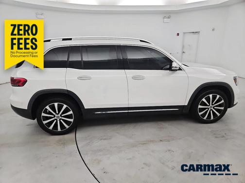 White 2022 Mercedes-Benz GLB 250