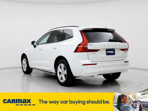 2022 Volvo XC60 B5 Momentum