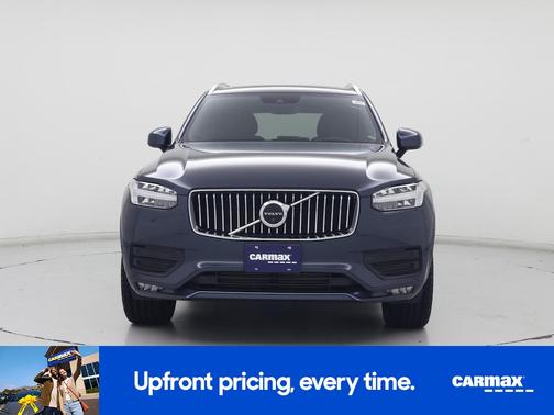 2022 Volvo XC90 T6 Momentum