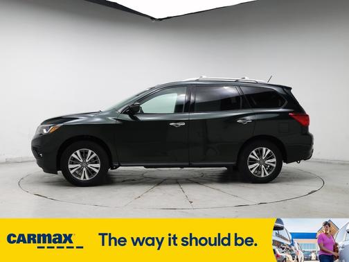 2018 Nissan Pathfinder SV