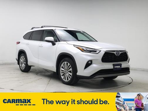2023 Toyota Highlander Hybrid Platinum
