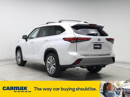 2023 Toyota Highlander Hybrid Platinum