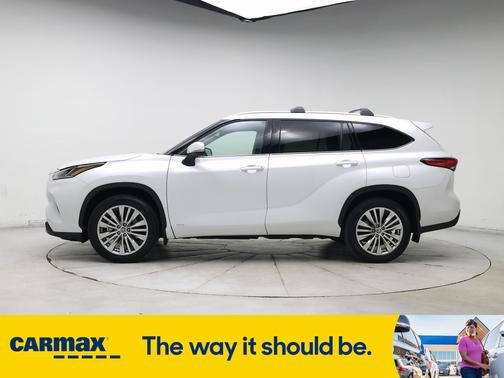 2023 Toyota Highlander Hybrid Platinum
