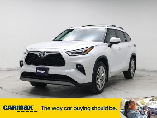 2023 Toyota Highlander Hybrid Platinum