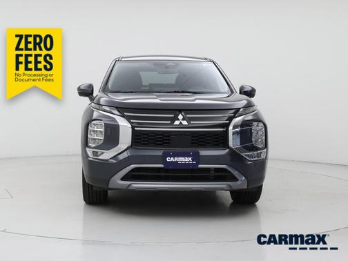 Black 2025 Mitsubishi Outlander SE