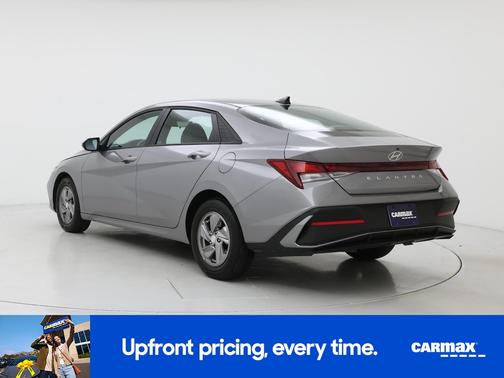 Gray 2025 Hyundai ELANTRA SE