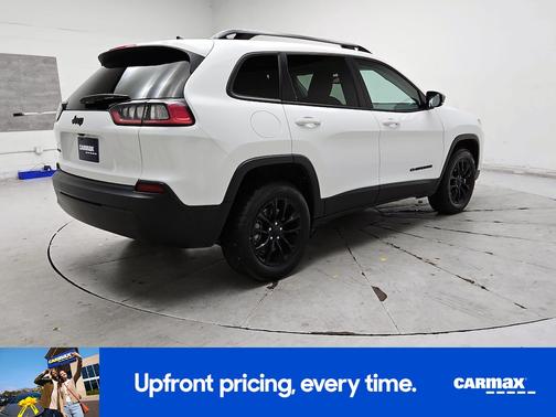 White 2023 Jeep Cherokee Altitude Lux