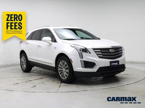 White 2017 Cadillac XT5 Luxury