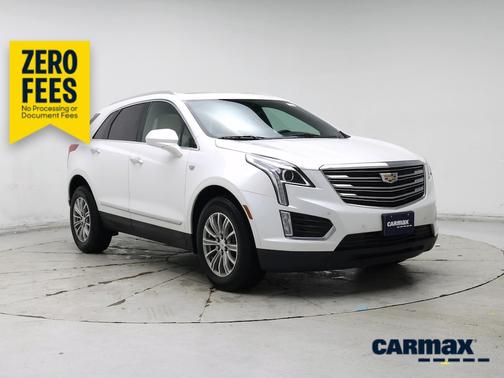 White 2017 Cadillac XT5 Luxury