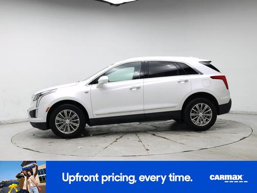White 2017 Cadillac XT5 Luxury
