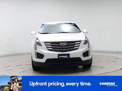 White 2017 Cadillac XT5 Luxury