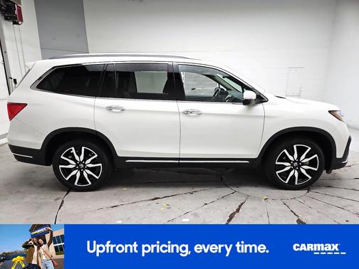 White 2019 Honda Pilot Elite