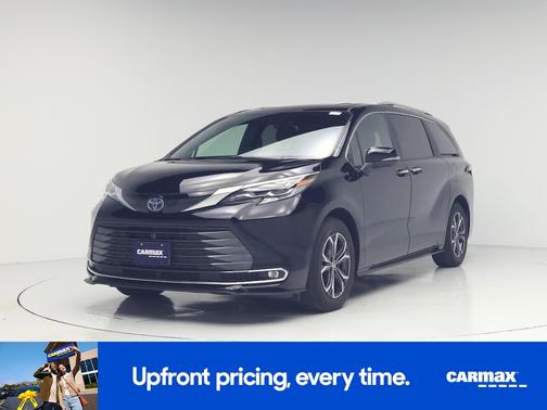 Black 2025 Toyota Sienna Platinum
