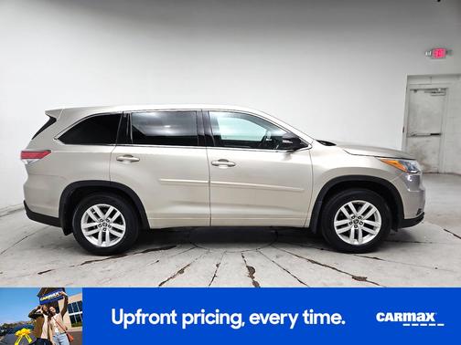 Tan 2016 Toyota Highlander LE